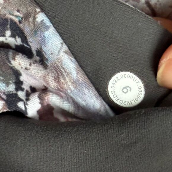 Lululemon Align Bra Light Support A/B Cup
Future Utopia Multi / Graphite Grey 6 - Picture 11 of 12